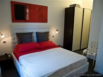 White לינה וארוחת בוקר 4*