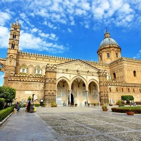 Alojamento de Acomodação e Pequeno-almoço White 4*