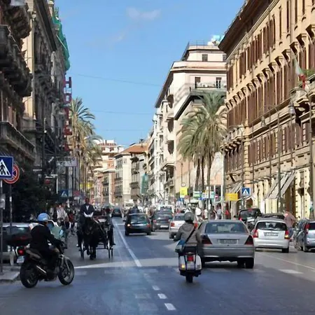 White Alojamento de Acomodação e Pequeno-almoço 4*